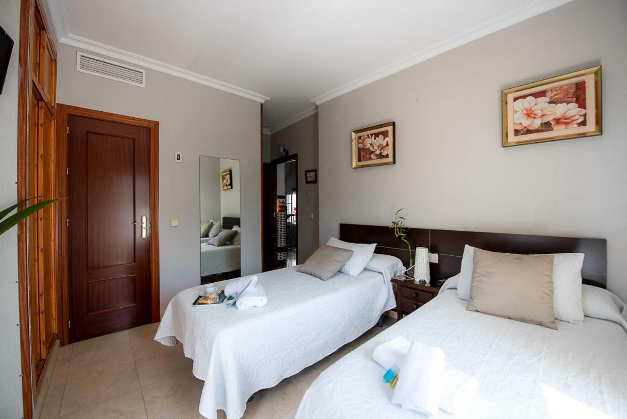 Hostal La Muralla Sevilla Kültér fotó